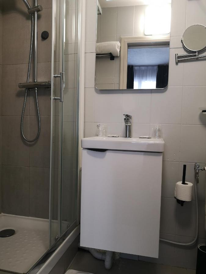 Hotel Hippodrome Париж Екстериор снимка