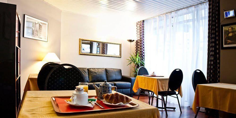 Hotel Hippodrome Париж Екстериор снимка